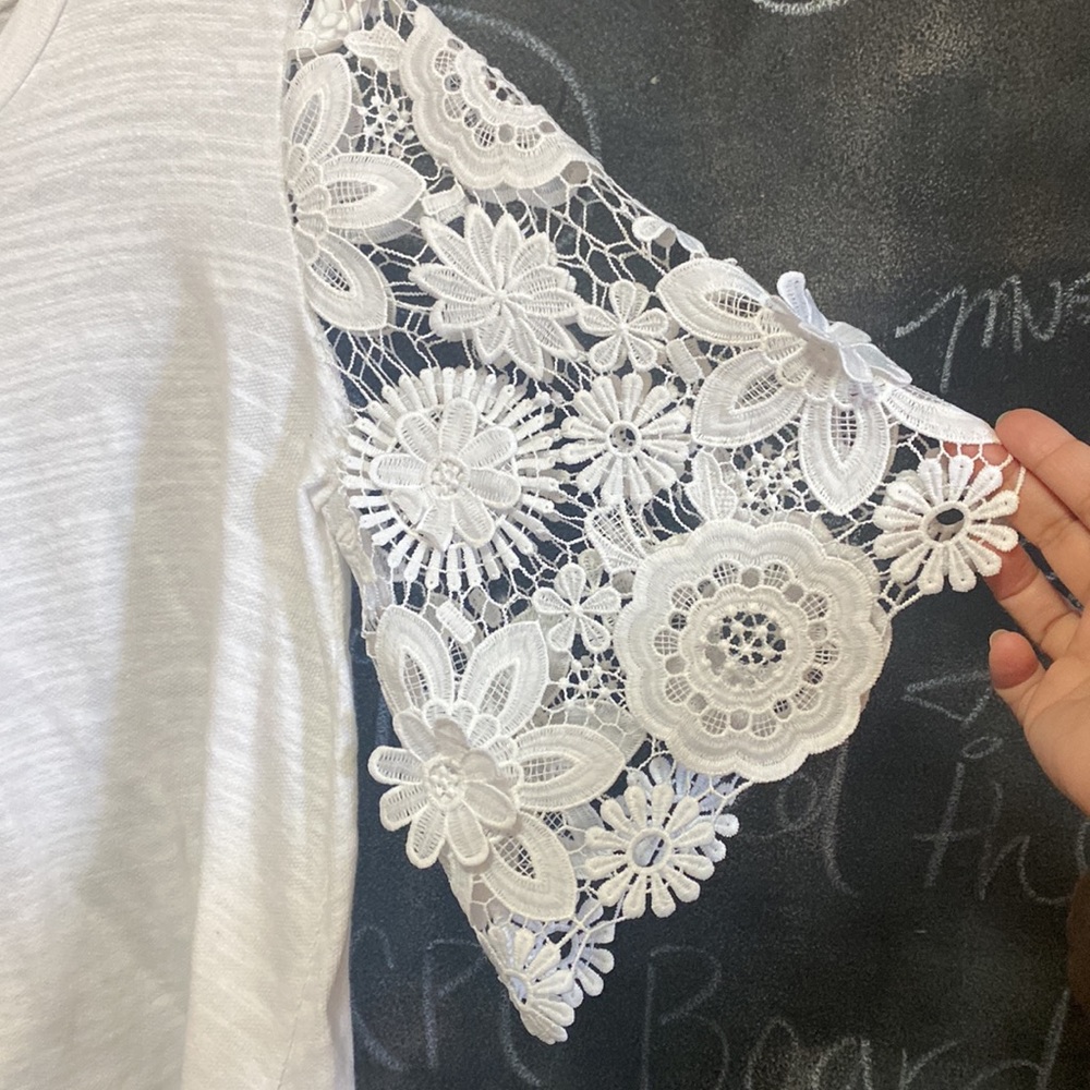 LAZY SUNDAY WHITE BEAUTIFUL TOP